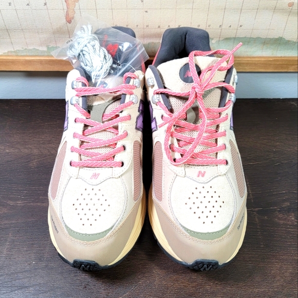 BRAND NEW New Balance 2002R Hiking Pack Beige Men's Size 11.0 - Picture 3 of 7